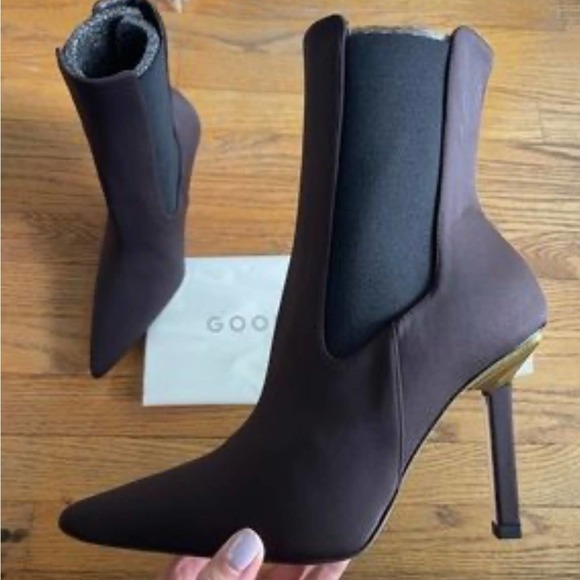 Good American Shoes - NIB / Good American / High Kickstand Chocolate Neoprene Bootie / Size 8.5